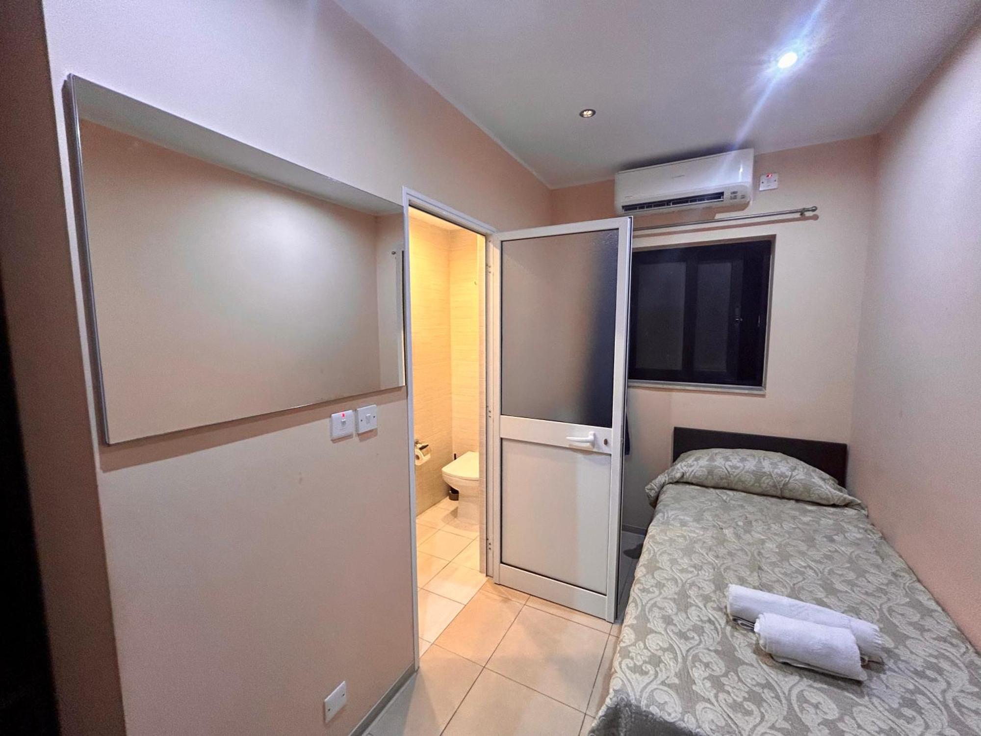 Malta Paradise Central Accomodation Hotel San Ġiljan Kültér fotó