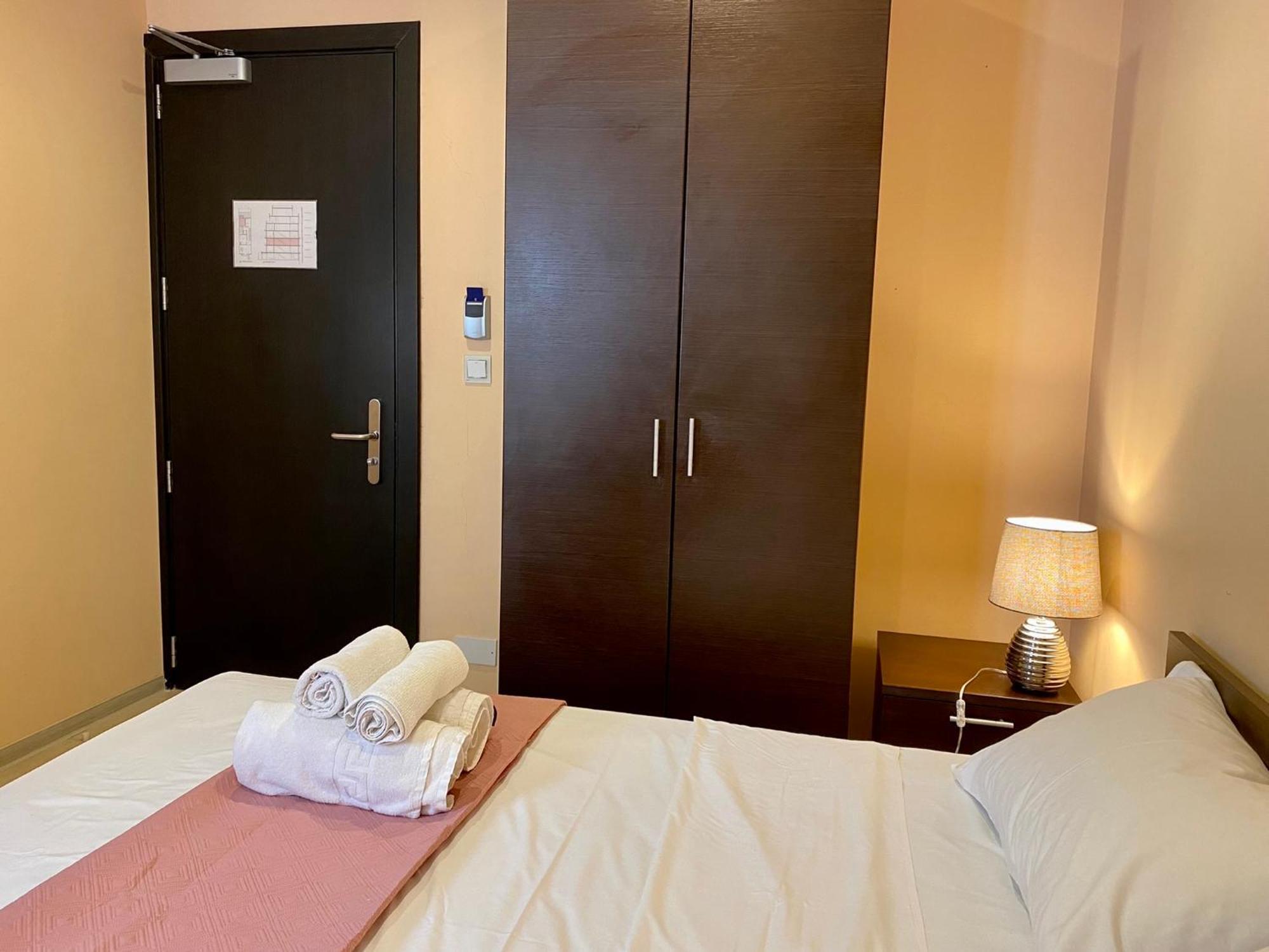 Malta Paradise Central Accomodation Hotel San Ġiljan Kültér fotó