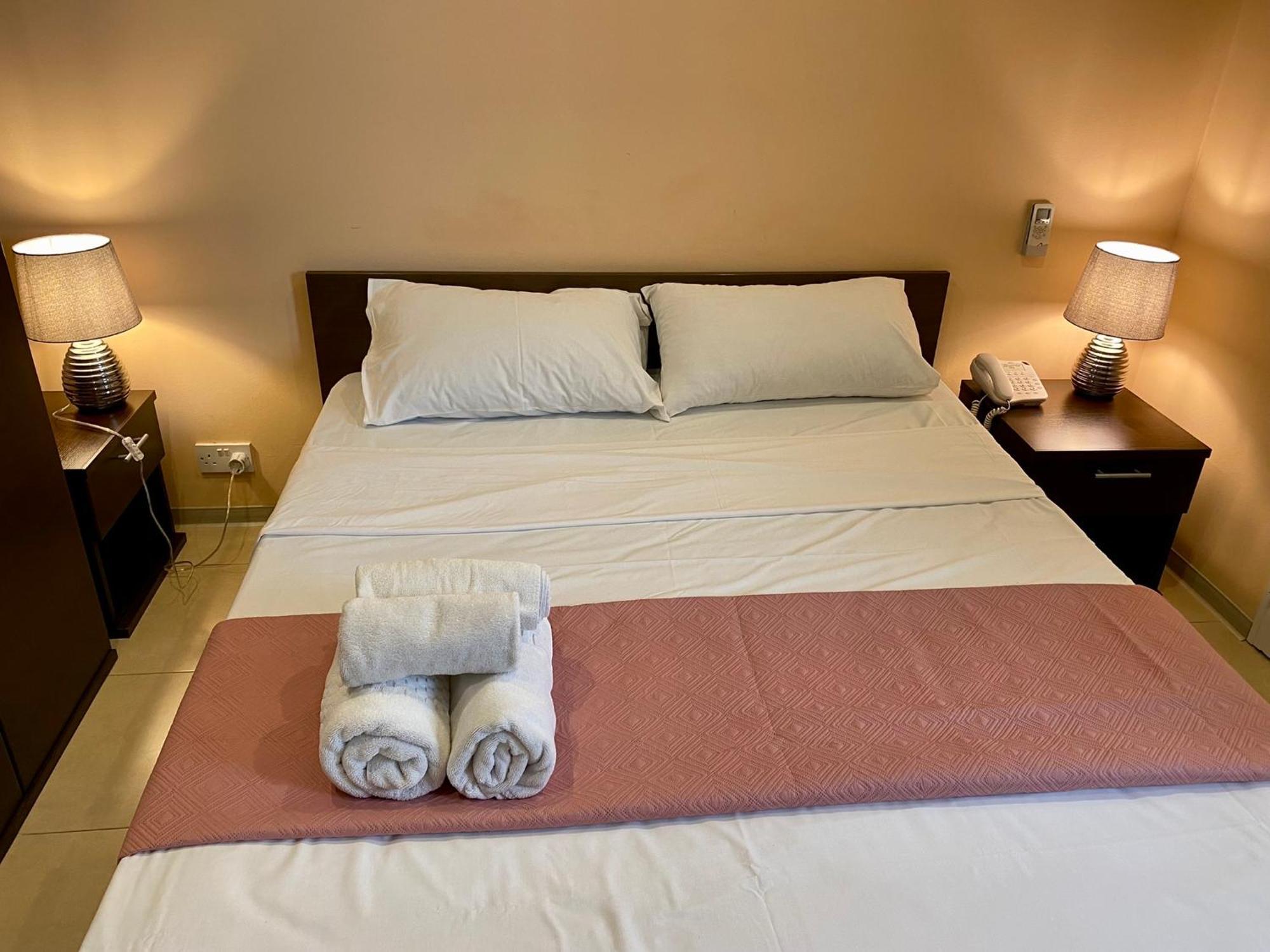 Malta Paradise Central Accomodation Hotel San Ġiljan Kültér fotó