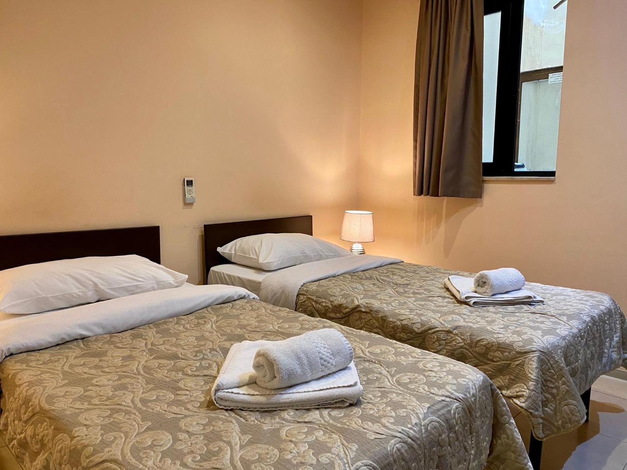 Malta Paradise Central Accomodation Hotel San Ġiljan Kültér fotó