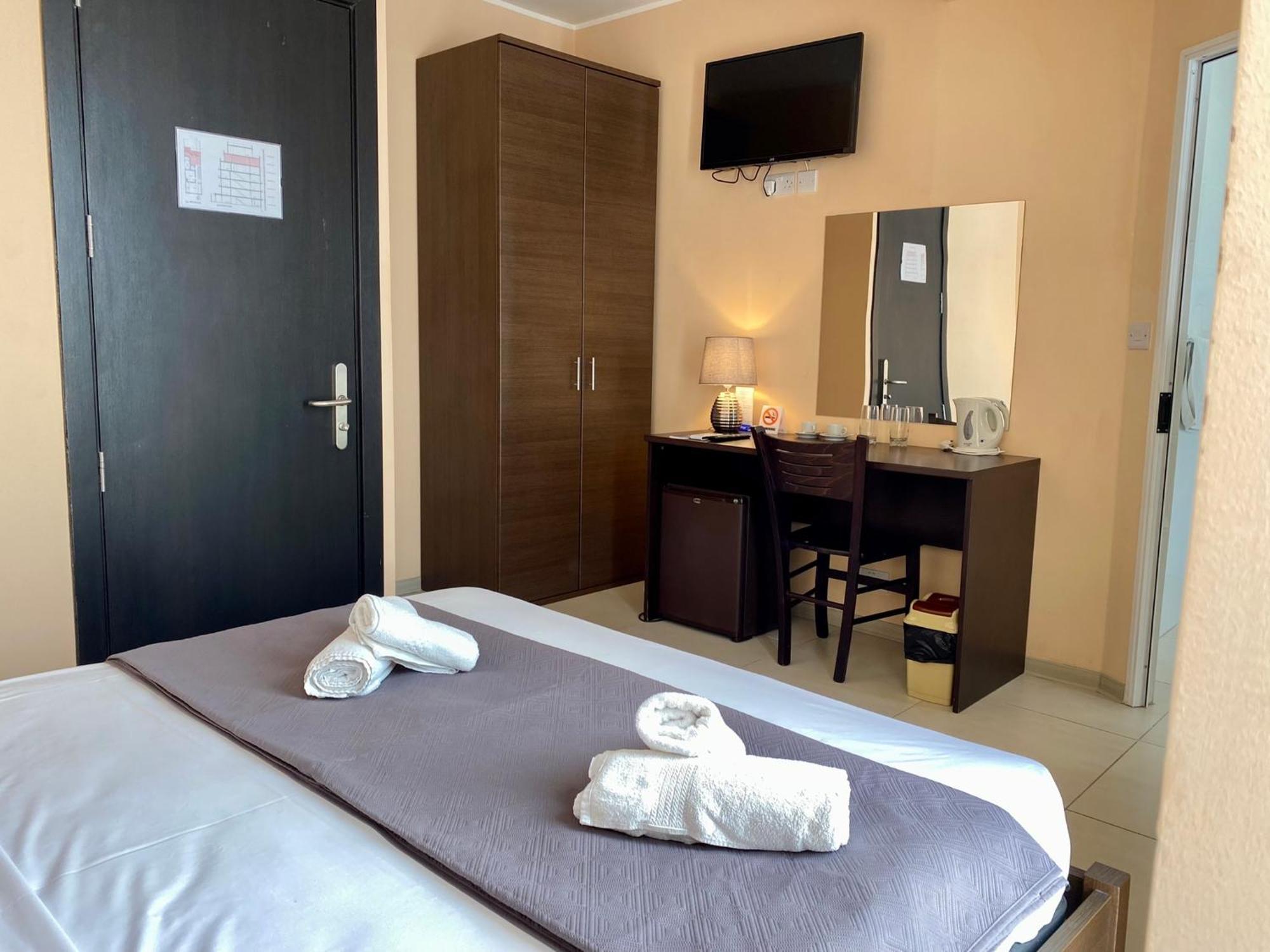 Malta Paradise Central Accomodation Hotel San Ġiljan Kültér fotó