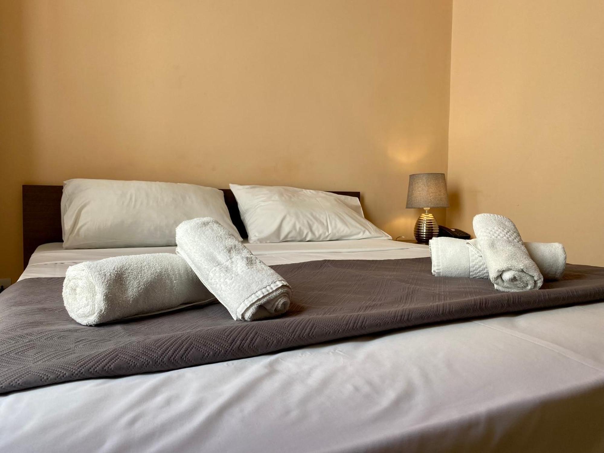 Malta Paradise Central Accomodation Hotel San Ġiljan Kültér fotó