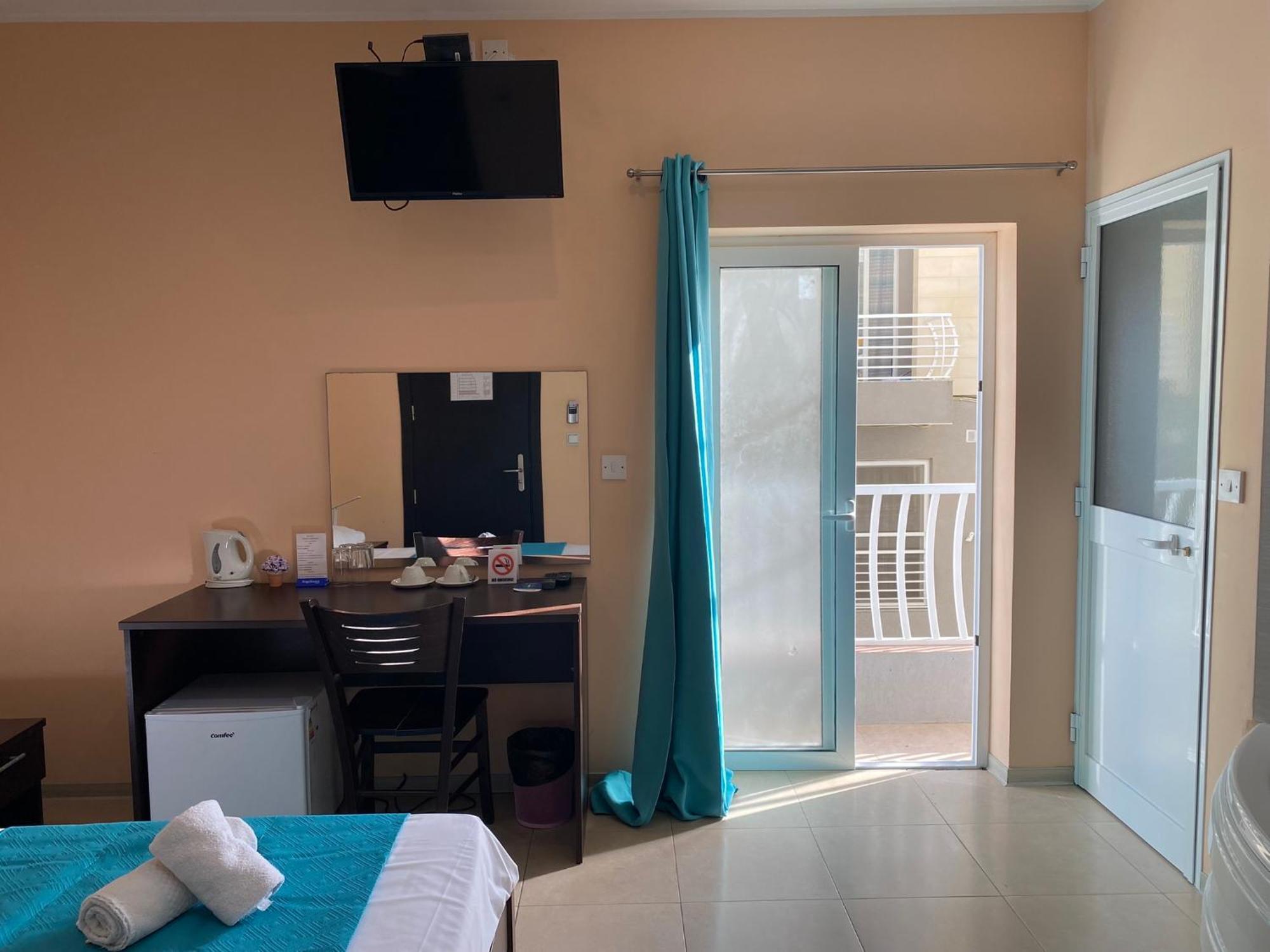 Malta Paradise Central Accomodation Hotel San Ġiljan Kültér fotó