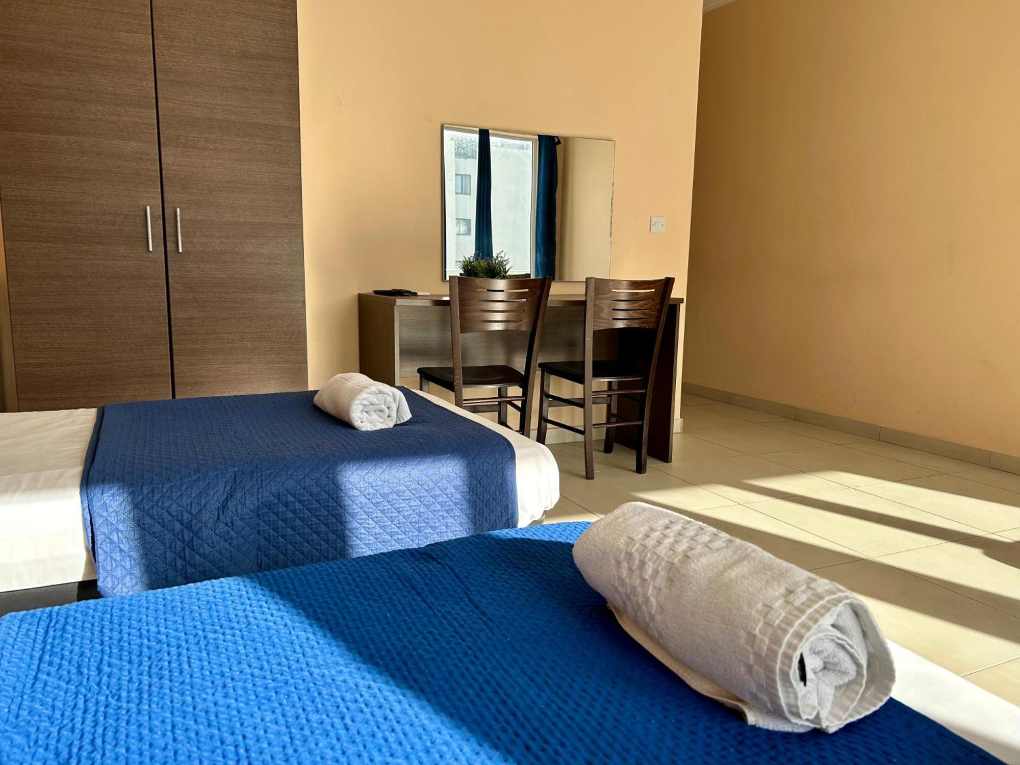 Malta Paradise Central Accomodation Hotel San Ġiljan Kültér fotó